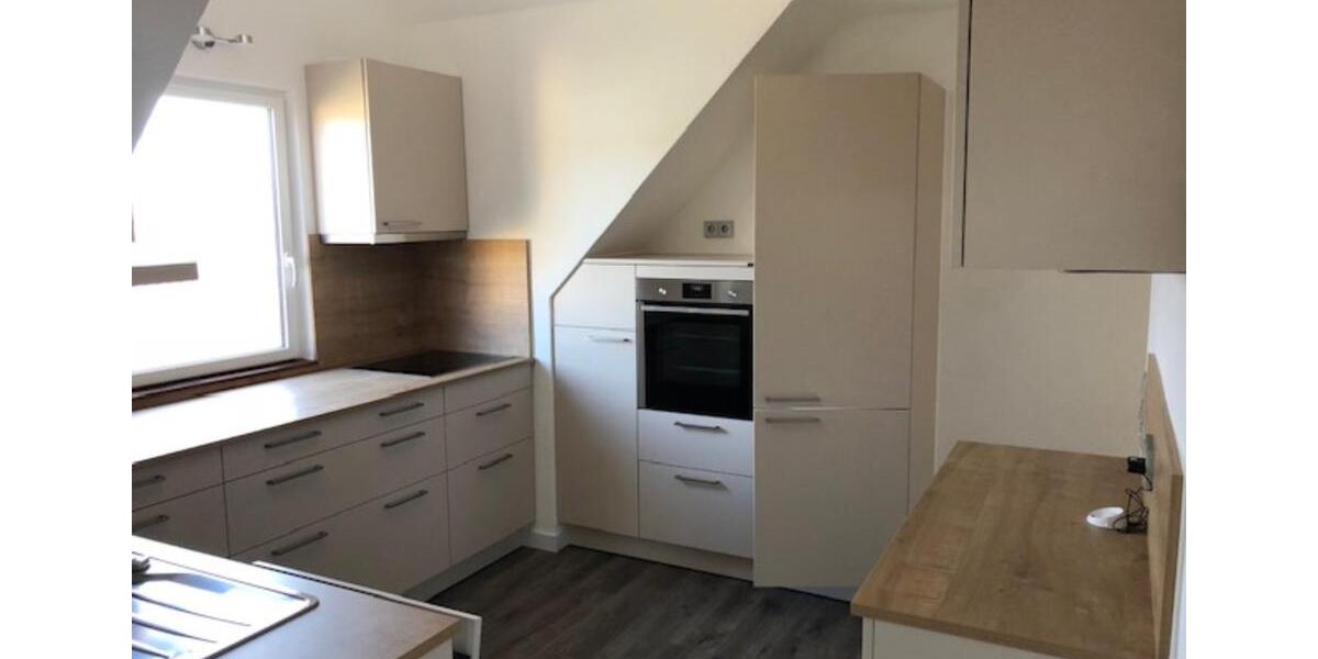 Dachgeschoßwohnung Friedrichsdorf - 3 Zimmer, 1.200&euro; | Angebot:24716538