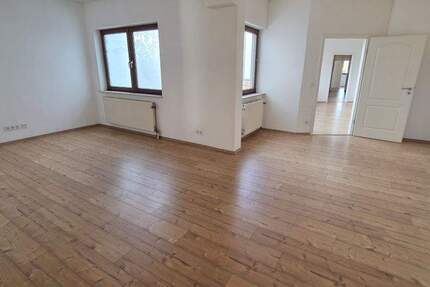 Wohnen auf großem Fuß - 5 RW mit Einbauküche im Zentrum 5 zimmer