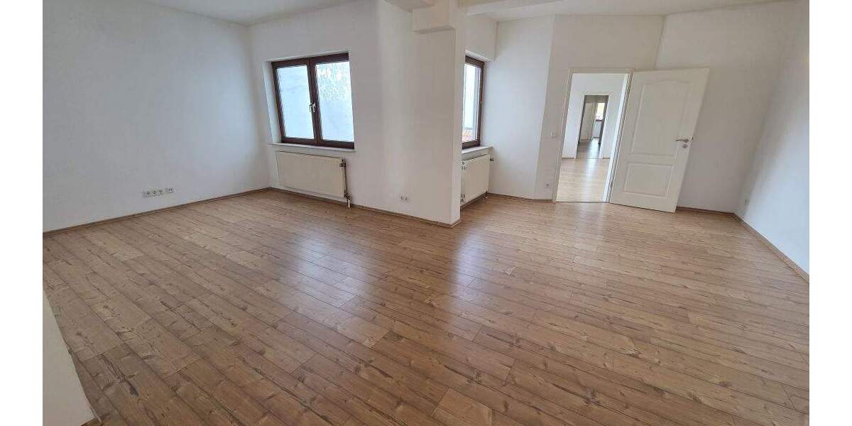 Wohnen auf großem Fuß - 5 RW mit Einbauküche im Zentrum 5 zimmer