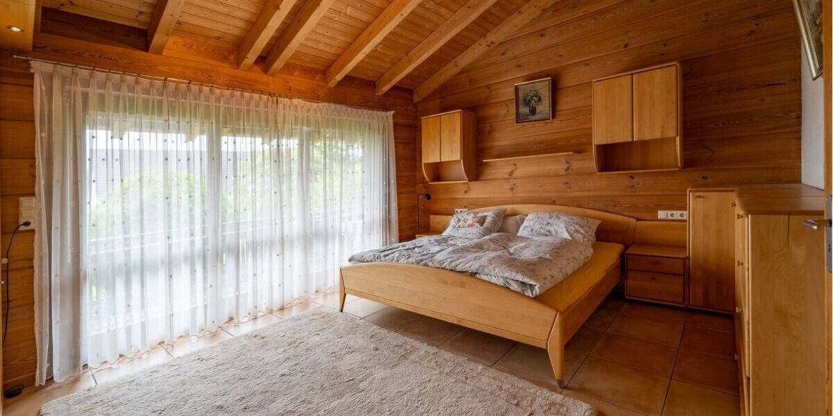 Einfamilienhaus in privilegierter Lage mit weitläufigem Garten und herrlichem Panorama 4 zimmer