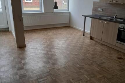 Schöne 2-Zimmer-Wohnung – 85 m² – mit 25 m² großer Garage (Tor) 2 zimmer