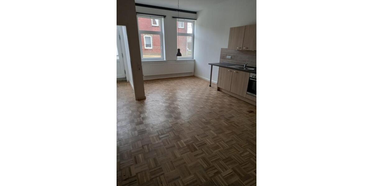 Schöne 2-Zimmer-Wohnung – 85 m² – mit 25 m² großer Garage (Tor) 2 zimmer