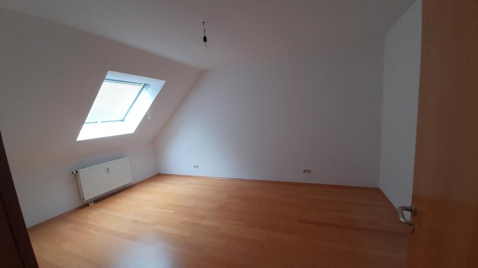 Dachgeschoßwohnung Krumbach (Schwaben) - 2 Zimmer, 63 m&sup2;, 680&euro; | Angebot:26042073