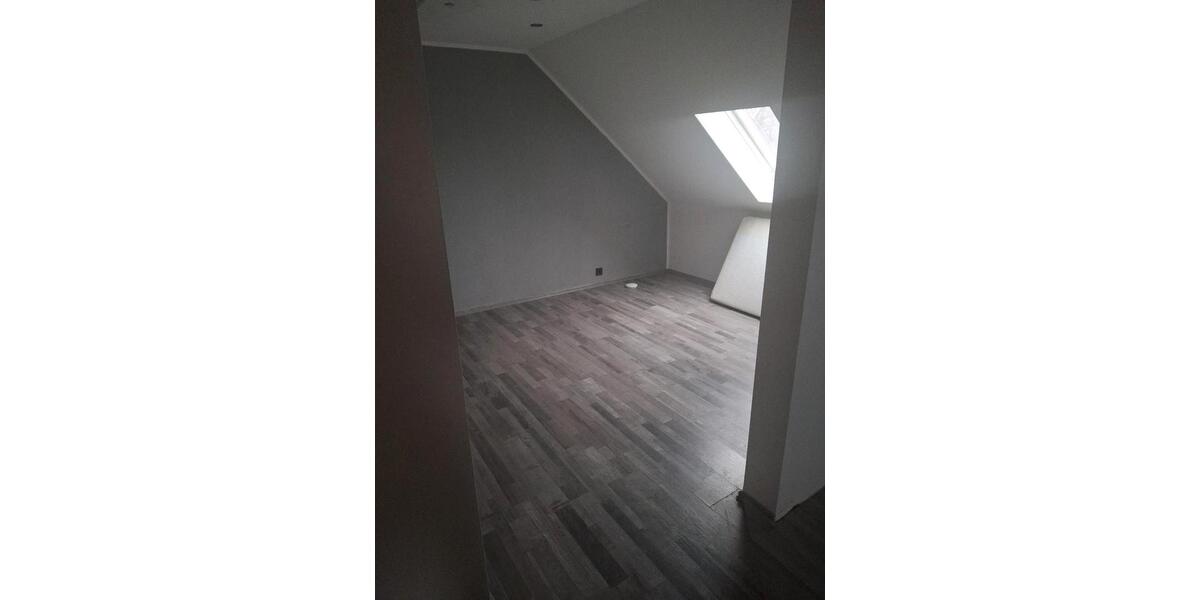 Dachgeschoßwohnung Burgdorf - 2 Zimmer, 42 m&sup2;, 600&euro; | Angebot:24878357