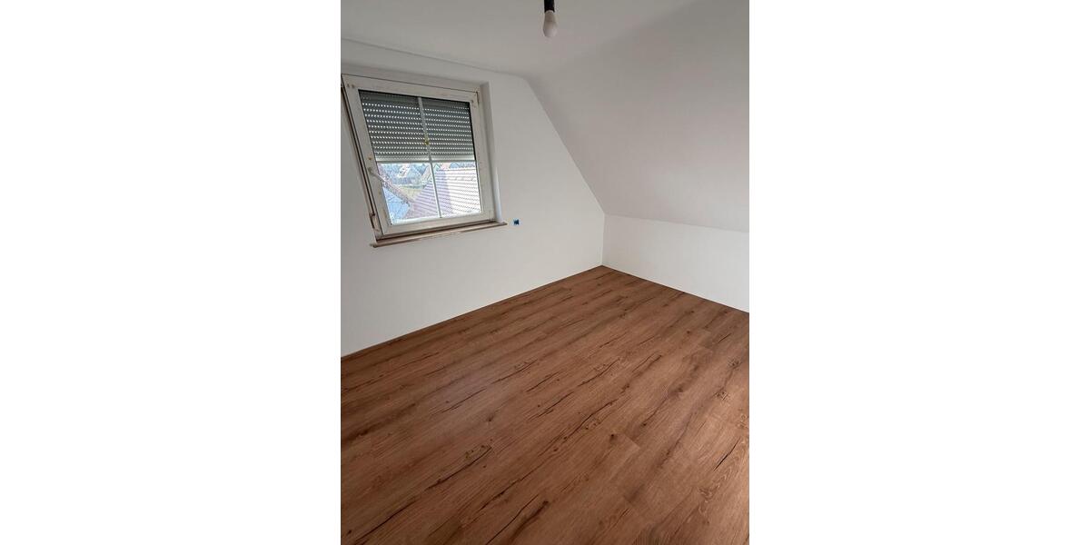 Etagenwohnung Gunzenhausen - 3 Zimmer, 92 m&sup2;, 1.050&euro; | Angebot:26095387