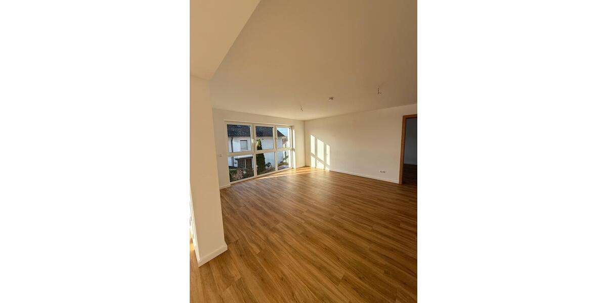 Etagenwohnung Felsberg - 3 Zimmer, 108 m&sup2;, 1.190&euro; | Angebot:25026376