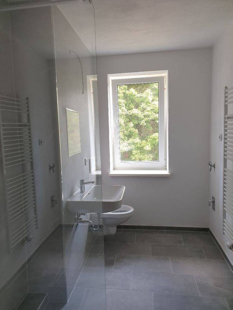 Erstbezug! Kernsanierte, moderne Wohnung im Grünen