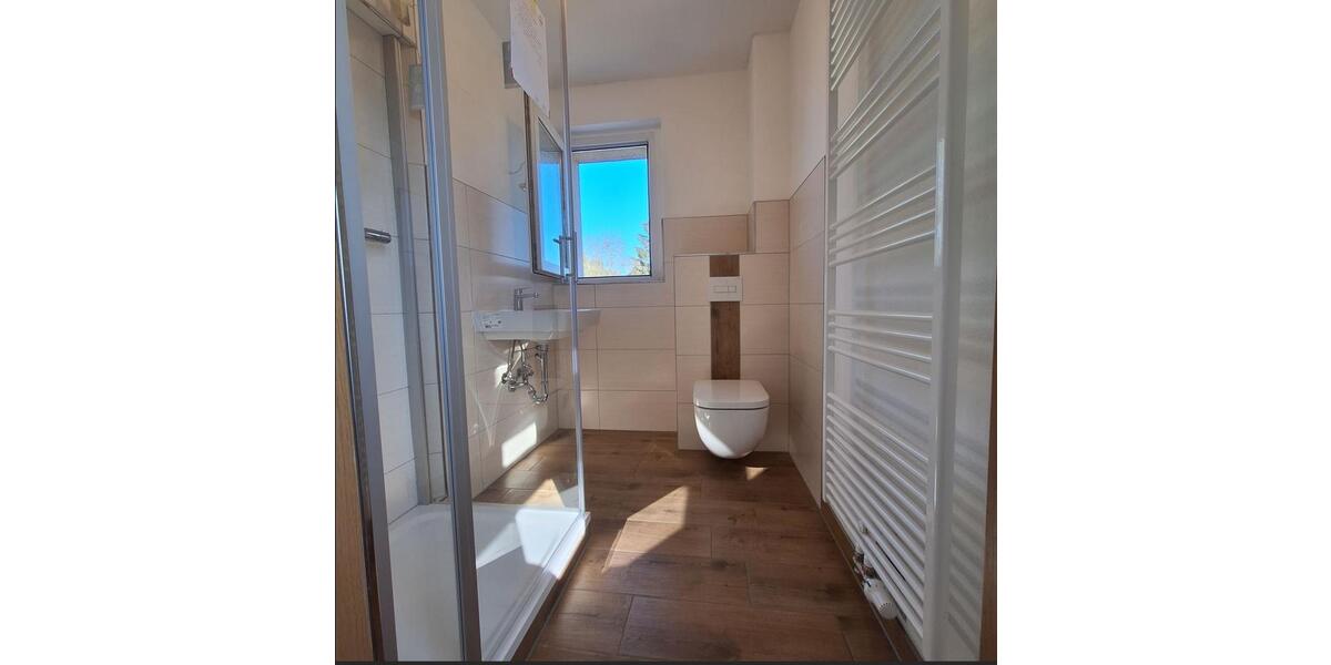 Etagenwohnung Großschirma - 3 Zimmer, 62 m&sup2;, 437&euro; | Angebot:26001993