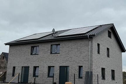 Moderne Neubau-Doppelhaushälfte-Erstbezug ab 01.02 oder 01.03.26 5 zimmer