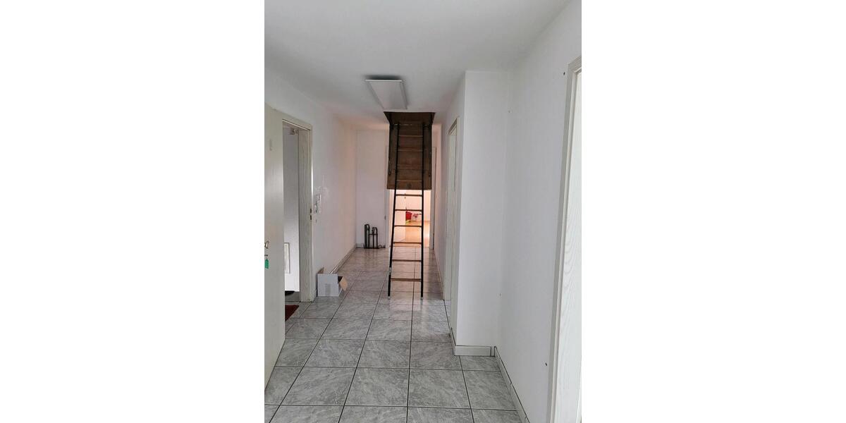 Dachgeschoßwohnung Siegen Weidenau - 4 Zimmer, 100 m&sup2;, 950&euro; | Angebot:24994316