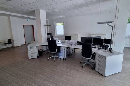 Gewerbeobjekt Meschede - 1 Zimmer, 178 m&sup2;, 1.246&euro; | Angebot:25749571