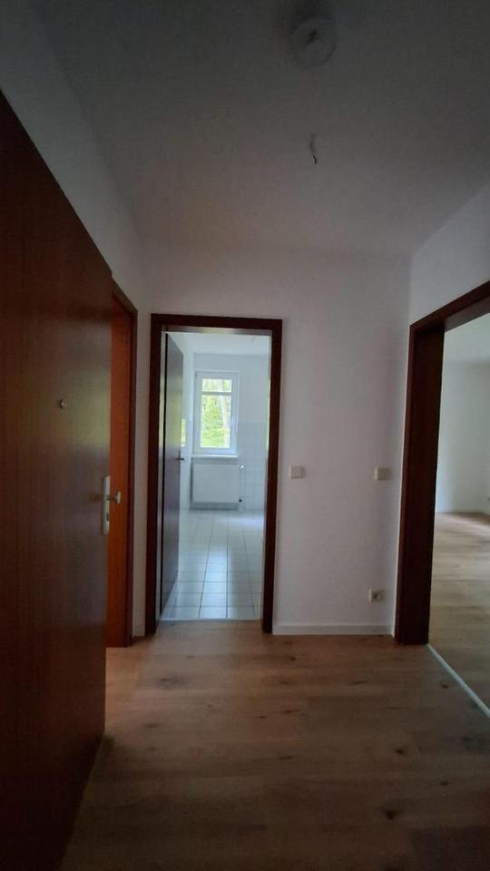 Neu renoviert- 2 Zimmerwohnung mit Balkon in guter Lage zimmer