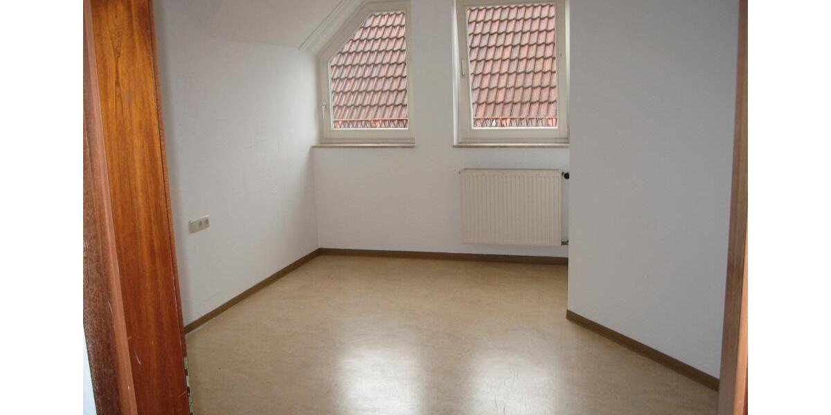 Dachgeschoßwohnung Schwalmstadt - 2 Zimmer, 65 m&sup2;, 390&euro; | Angebot:26592079