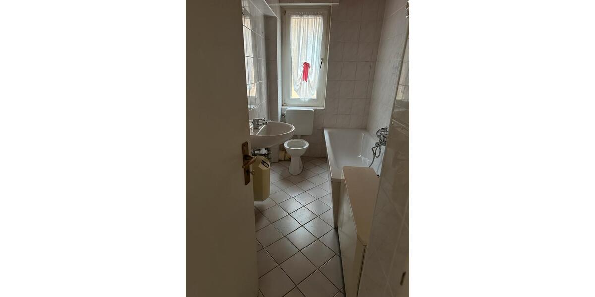 Etagenwohnung Kassel Philippinenhof-Warteberg - 6 Zimmer, 130 m&sup2;, 1.000&euro; | Angebot:25283268