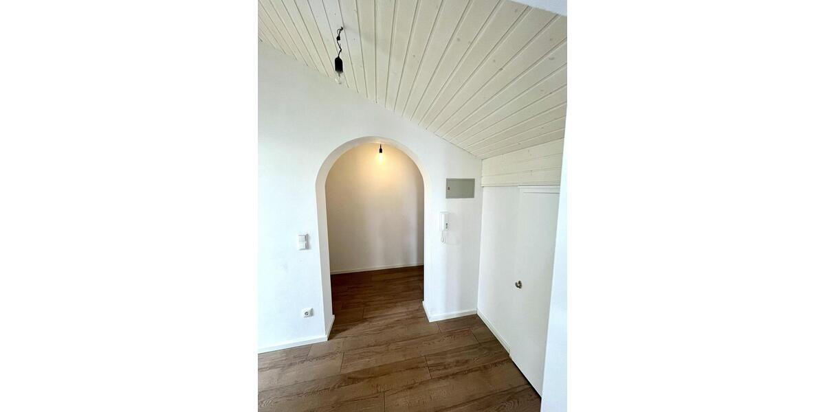 Dachgeschoßwohnung Bergen - 1.5 Zimmer, 64 m&sup2;, 890&euro; | Angebot:26613871