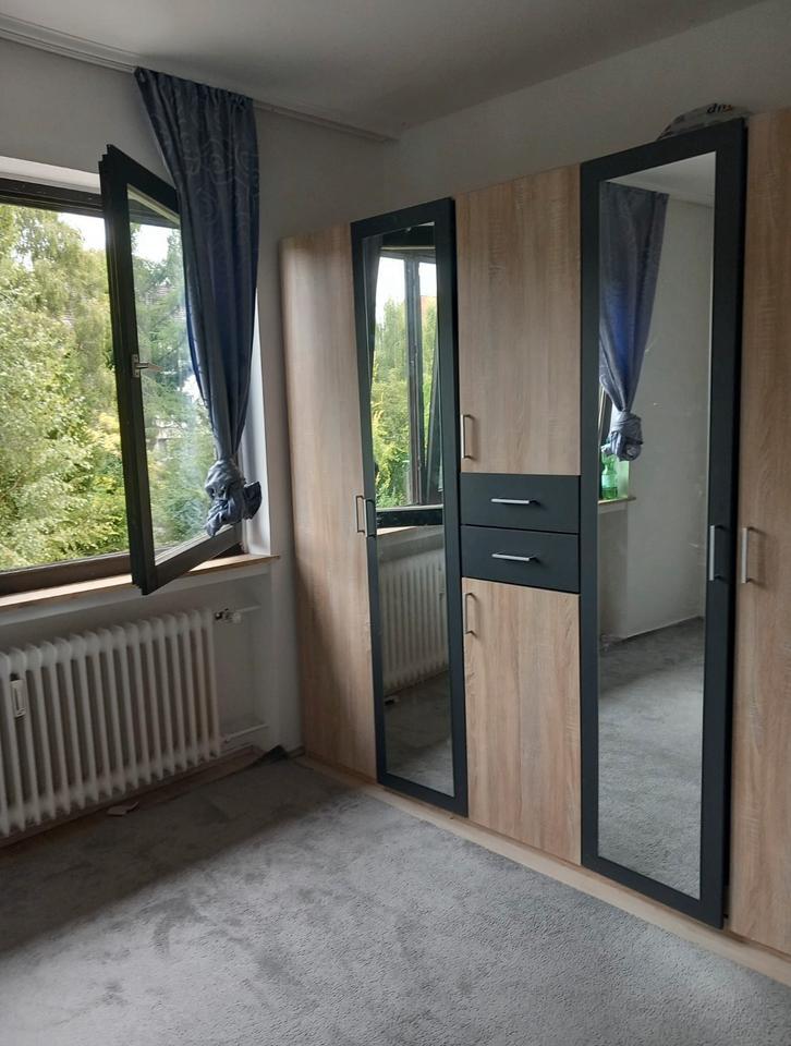ANSPRECHENDE 3- Zimmer- Wohnung EBK, 2-MAL BALKON, GARAGE