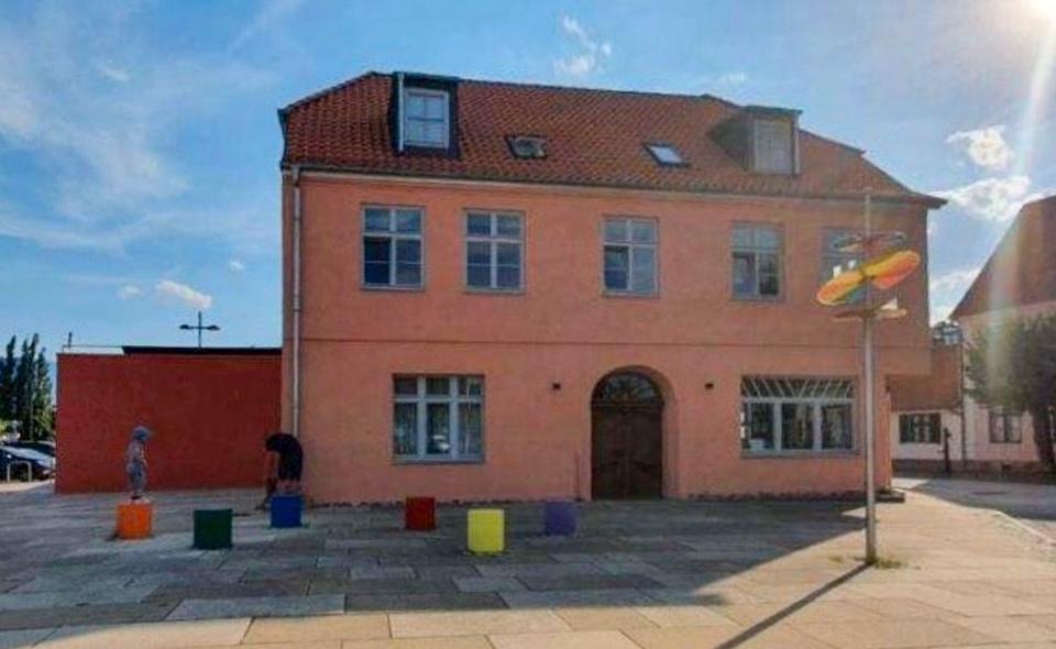 Stilvolle Wohnung in saniertem Altbau mit großer Sonnenterrasse 4 zimmer