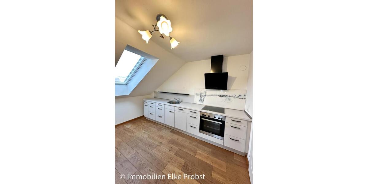 Dachgeschoßwohnung Cham - 4 Zimmer, 86 m&sup2;, 850&euro; | Angebot:25963116