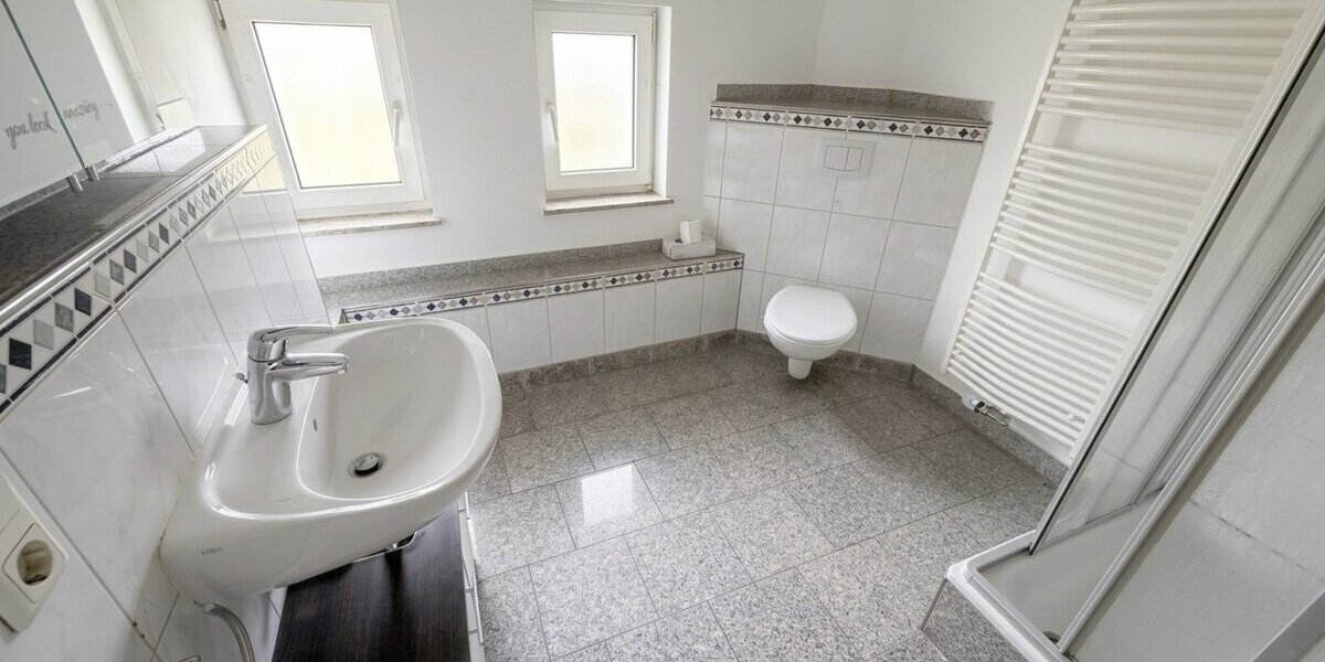 Niederaula, 4 ZKB, DG,110m² + Balkon+Garten - Dachgeschoßwohnung Niederaula Mengshausen | Angebot:23815966