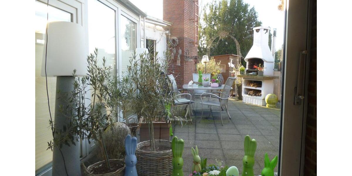 Etagenwohnung Mönchengladbach Ost - 2 Zimmer, 170 m&sup2;, 1.200&euro; | Angebot:24849031