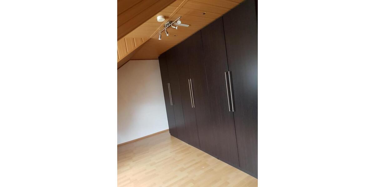 Dachgeschoßwohnung Augsburg - 3 Zimmer, 90 m&sup2;, 1.200&euro; | Angebot:26024631