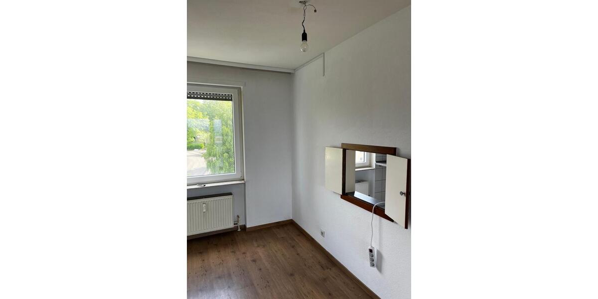 Etagenwohnung Völklingen - 4 Zimmer, 100 m&sup2;, 1.050&euro; | Angebot:26293919