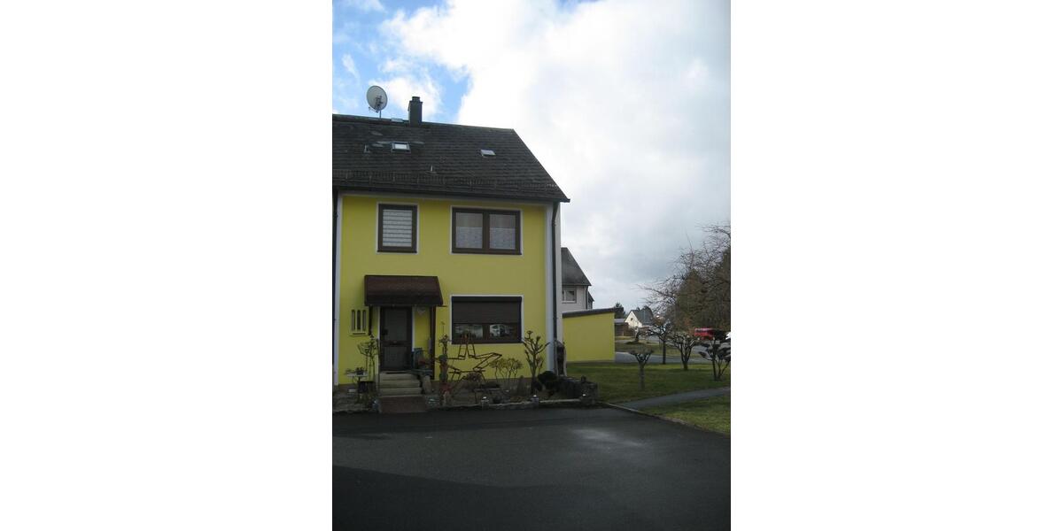 Reihenhaus Selb - 6 Zimmer, 120 m&sup2;, 995&euro; | Angebot:25568547