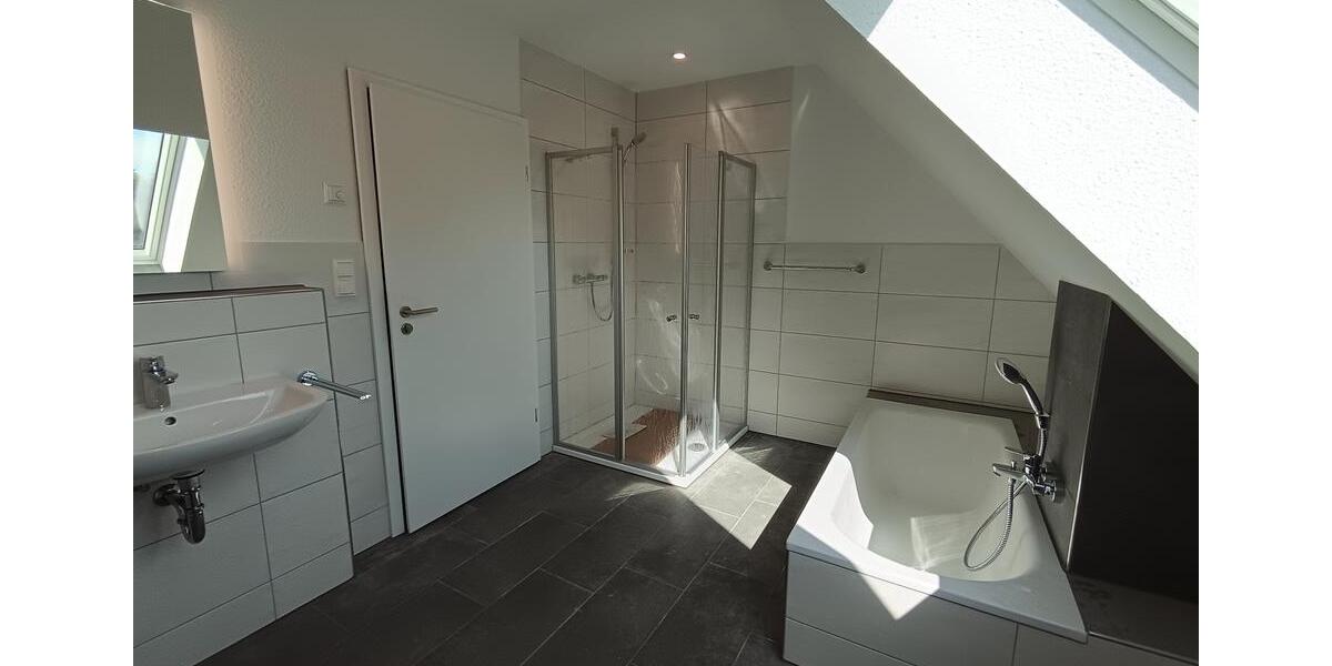 Doppelhaushälfte Zetel - 6 Zimmer, 200 m&sup2;, 1.500&euro; | Angebot:26533162