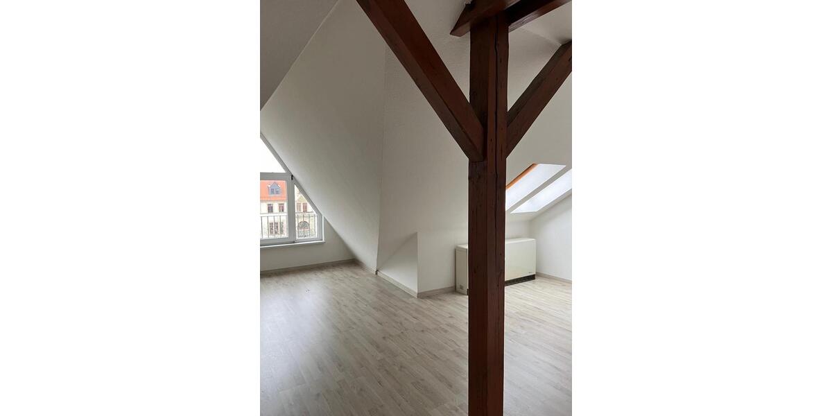 Dachgeschoßwohnung Riesa - 2.5 Zimmer, 66 m&sup2;, 600&euro; | Angebot:25056544