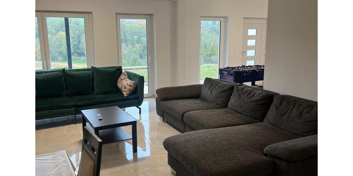 2-Zimmerwohnung mit TV, Wlan, Terrasse, Waschmaschine, DuscheWc, Küche, Ess- und Arbeitsplatz, Tischkicker 2 zimmer