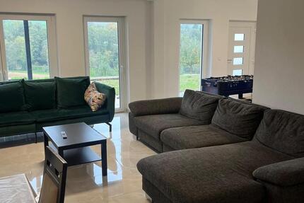 2-Zimmerwohnung mit TV, Wlan, Terrasse, Waschmaschine, DuscheWc, Küche, Ess- und Arbeitsplatz, Tischkicker zimmer