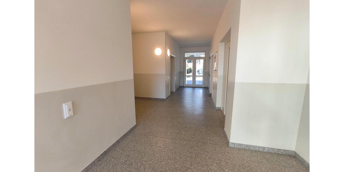 Dachgeschoßwohnung Burg - 2 Zimmer, 90 m&sup2;, 804&euro; | Angebot:20971032