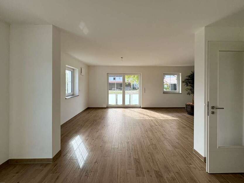 Wohnung zum Mieten in Ottenhofen 1.400 € 98 m²