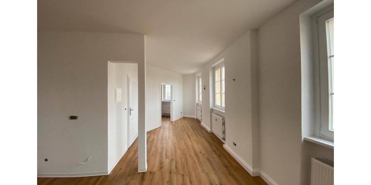 Etagenwohnung Gröditz - 2 Zimmer, 57 m&sup2;, 415&euro; | Angebot:26003195
