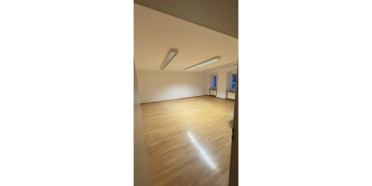 Gewerbeobjekt Deggendorf - 1.700&euro; | Angebot:26228222