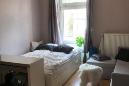 WG Zimmer (19qm) in netter 2er WG 77qm mit Wohnzimmer 3 zimmer