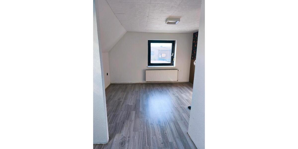 Etagenwohnung Nienburg (Weser) - 4 Zimmer, 90 m&sup2;, 1.000&euro; | Angebot:25418741