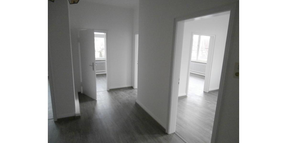 Altbau-Oberwohnung (ohne Schrägen)-neu renoviert - in Norden - Etagenwohnung Norden | Angebot:25368130