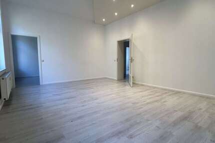 Wohnung Zwickau Mitte-Nord - 3 Zimmer, 75 m&sup2;, 450&euro; | Angebot:25589548