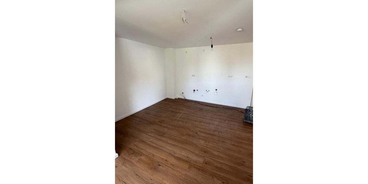 Etagenwohnung Lappersdorf - 3.5 Zimmer, 81 m&sup2;, 1.200&euro; | Angebot:26042515