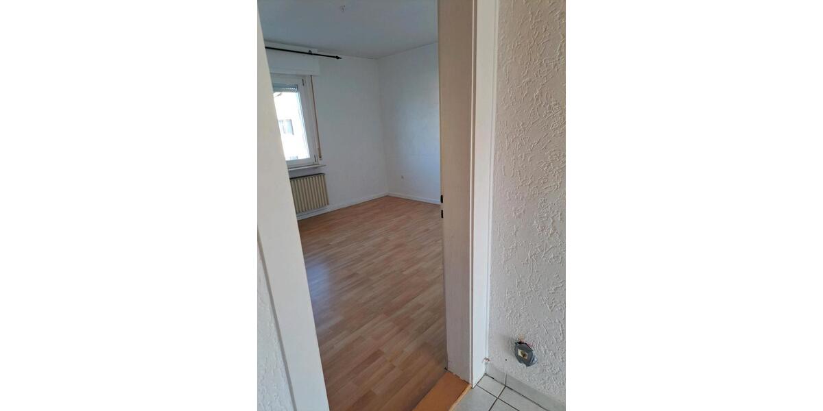 in schaafheim.3 zimmer wochnug.zu wermieten 3 zimmer