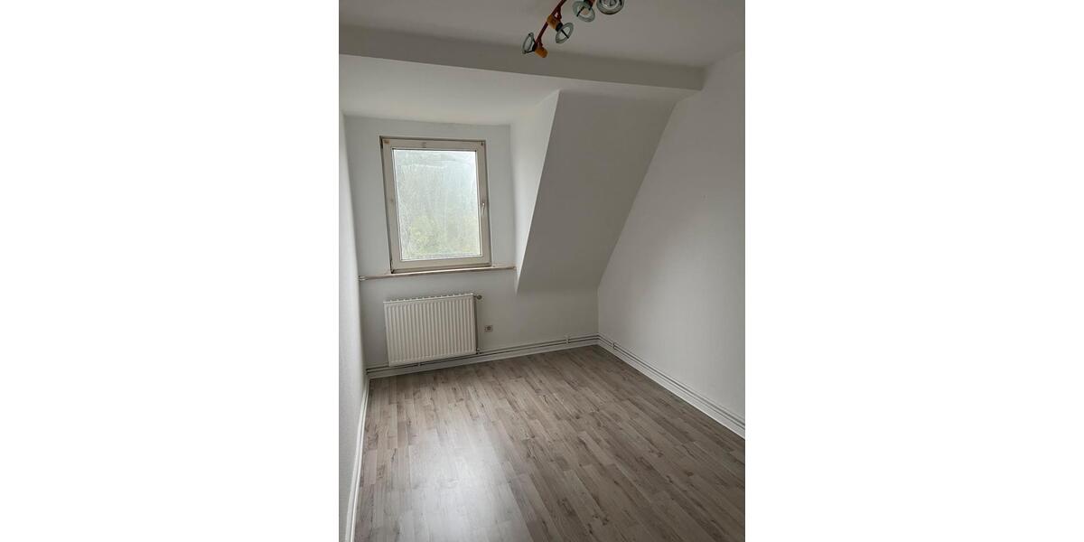 Dachgeschoßwohnung Helmstedt - 3 Zimmer, 60 m&sup2;, 650&euro; | Angebot:26636505