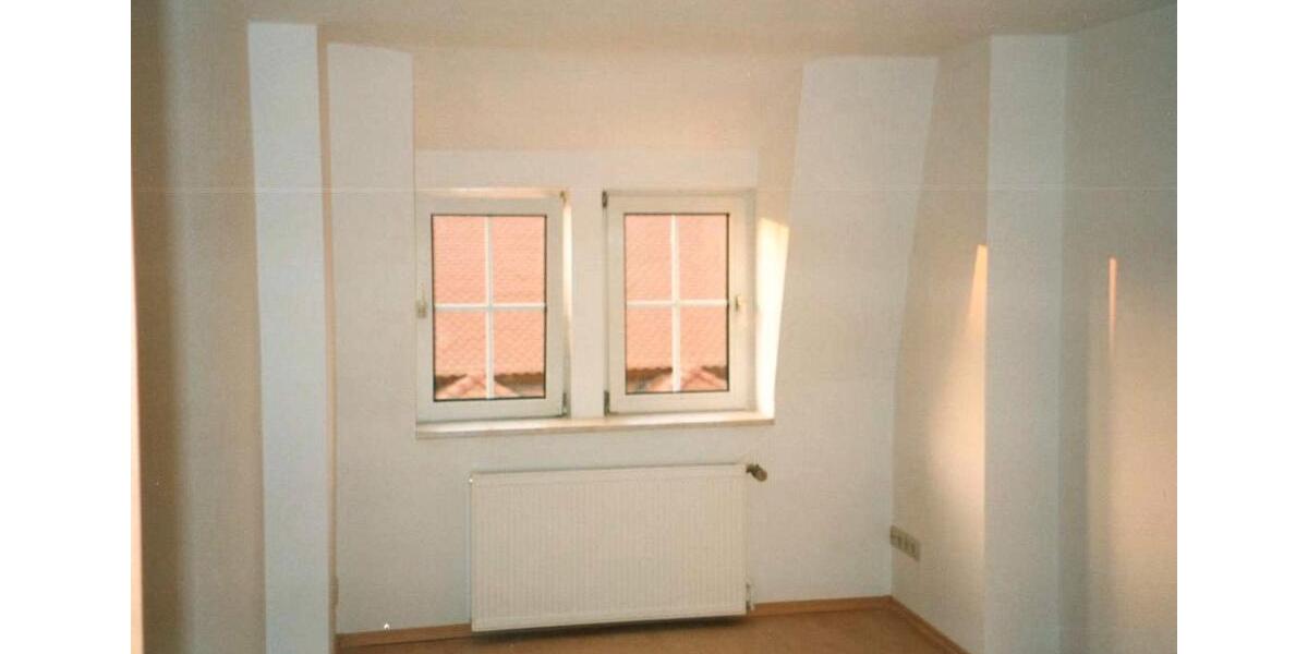 Dachgeschoßwohnung Staßfurt - 4 Zimmer, 75 m&sup2;, 425&euro; | Angebot:26022927