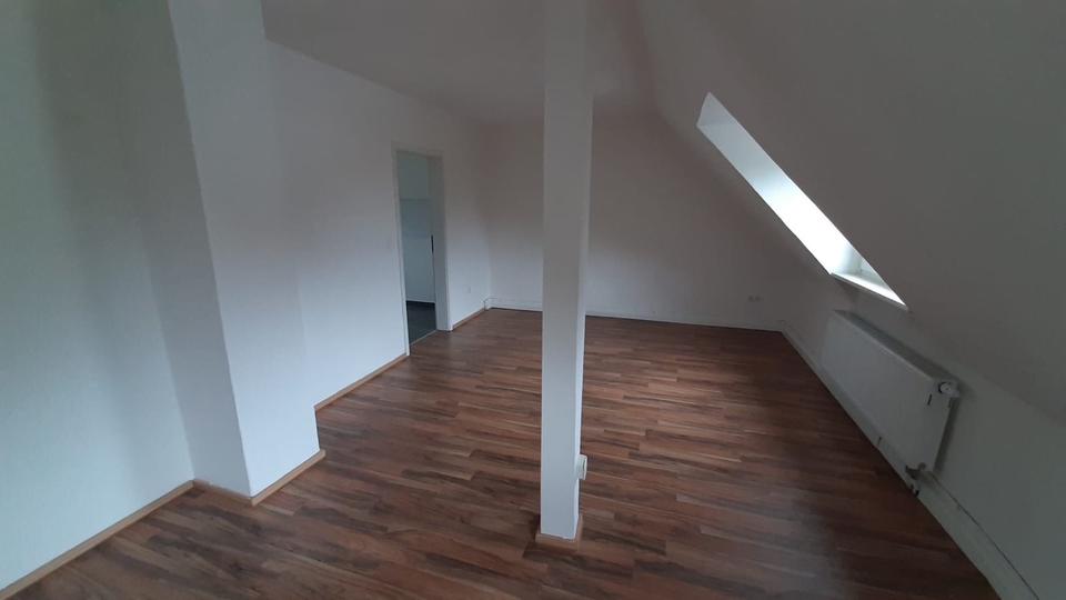 Dachgeschoßwohnung Witten - 3 Zimmer, 64 m&sup2;, 550&euro; | Angebot:24803246