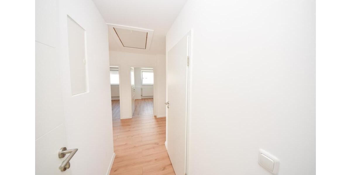 DIETZ: TOP TOP moderne 4-Zi. Wohnung - 1. Obergeschoss im 2-Familienhaus! 12 Garage + 2 PKW-Außenplätze 4 zimmer