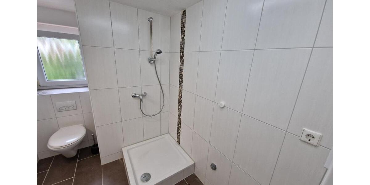 renovierte 4-Zimmer-Wohnung im DG 4 zimmer