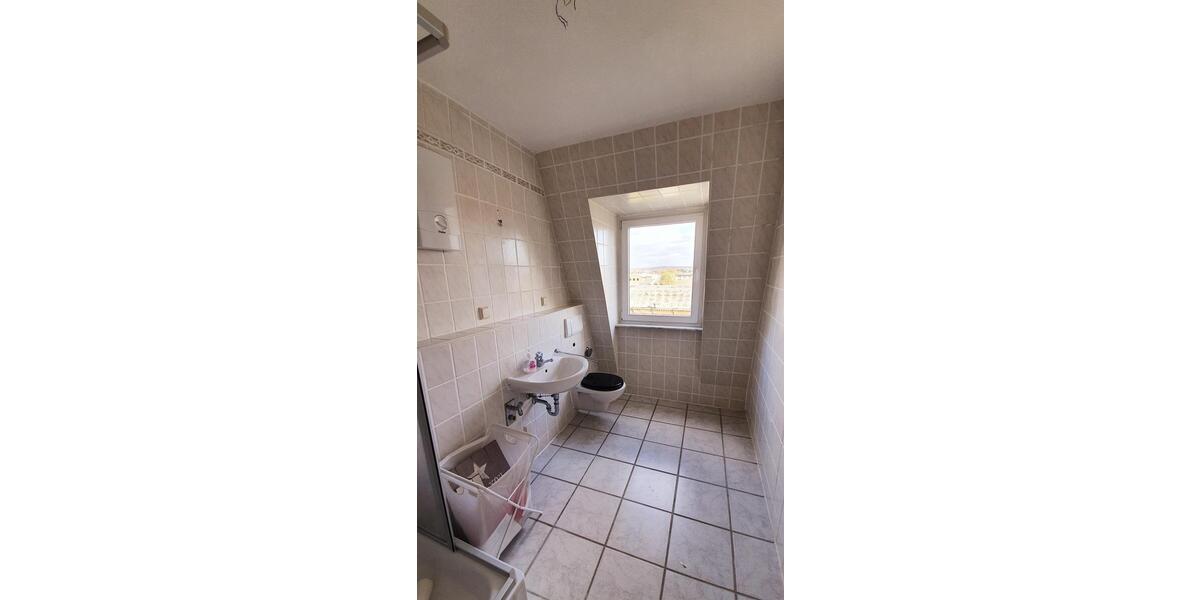 Gemütliche 3-Zimmer-Wohnung mit Balkon und Einbauküche - Dachgeschoßwohnung Chemnitz Altendorf | Angebot:25098842