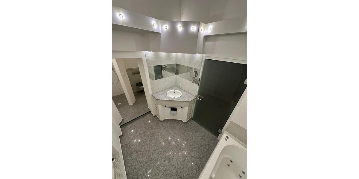 Etagenwohnung Uder - 4 Zimmer, 150 m&sup2;, 900&euro; | Angebot:26092951