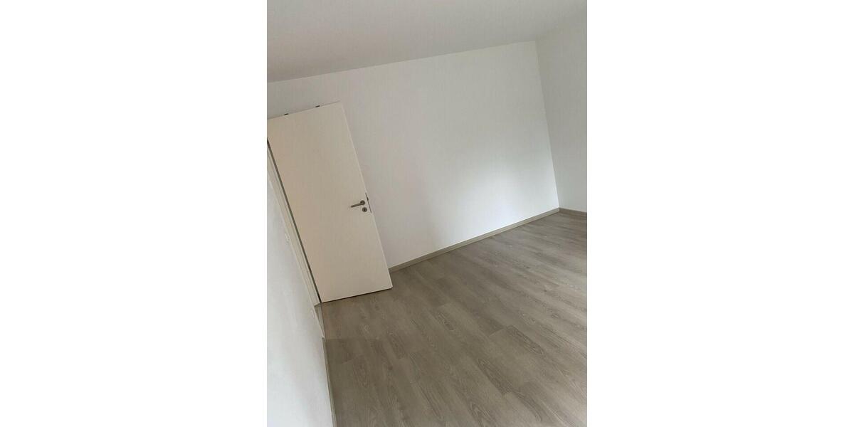 Erdgeschoßwohnung Vohenstrauß - 2 Zimmer, 81 m&sup2;, 690&euro; | Angebot:26546172