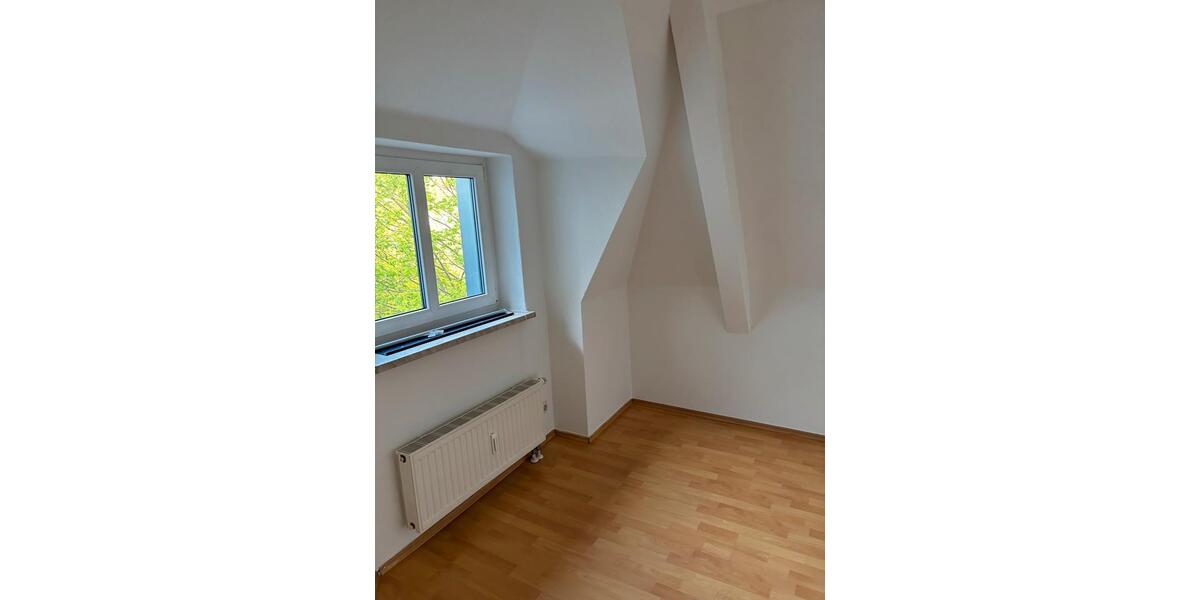 Dachgeschoßwohnung Naila - 3 Zimmer, 64 m&sup2;, 580&euro; | Angebot:26060932